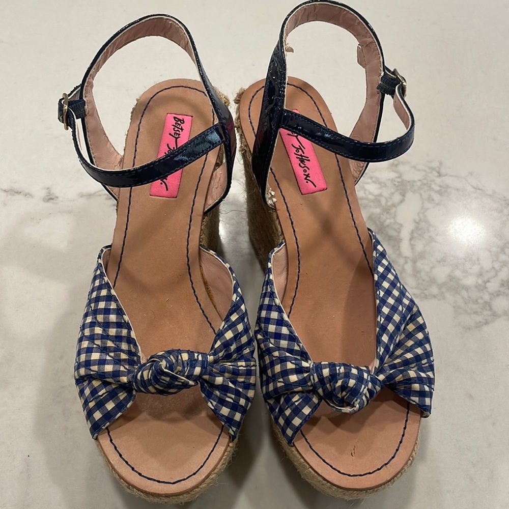 Betsey Johnson wedges women size 6